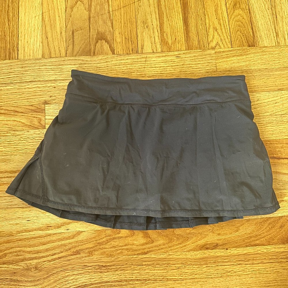 black lululemon tennis skirt, size 8
